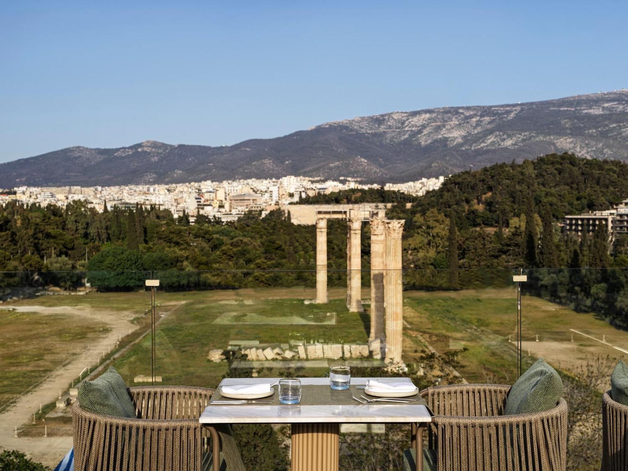 Anthology Of Athens, The Leading Of The World מלון